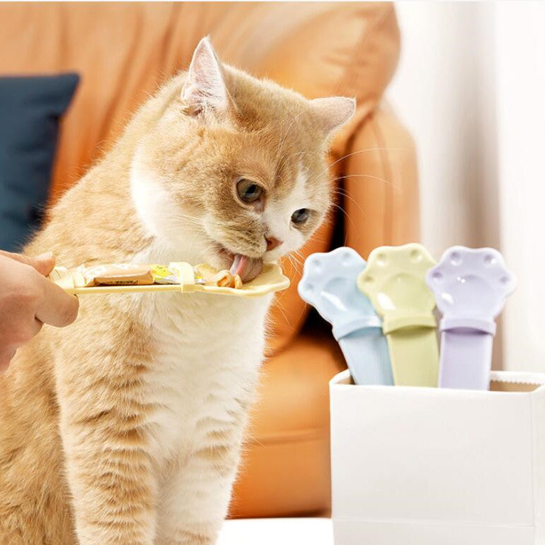 Plastic Cat Strip Squeezing Spoon Feeder